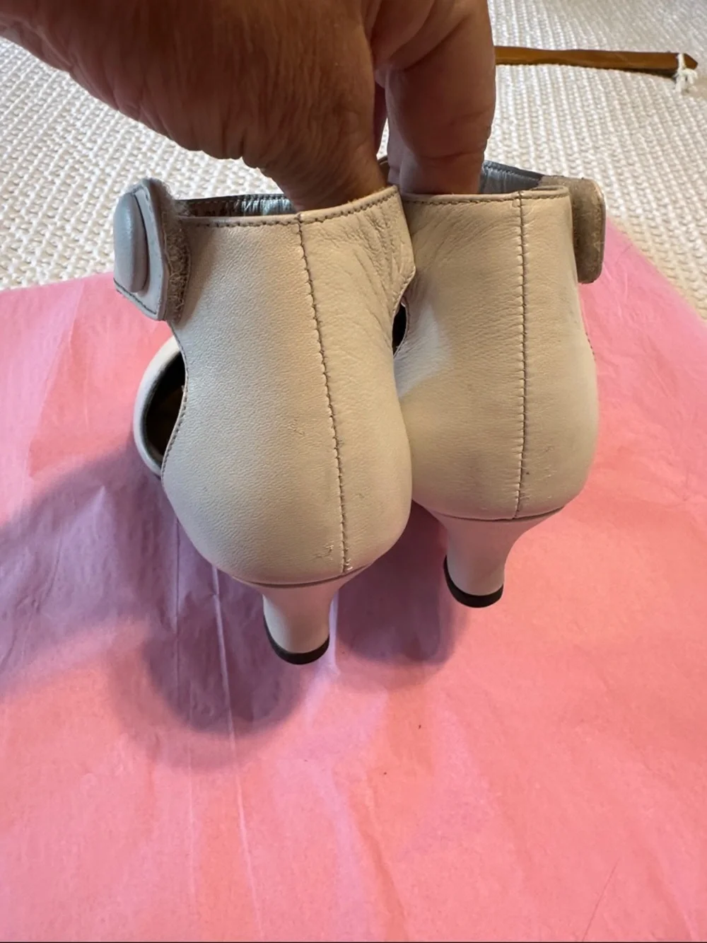 Array White Cross-Strap Round-Toe Heels - Picture 4 of 6